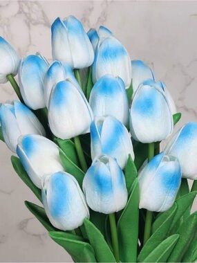 Artificial Blue & White Tulip Bundle Faux Silk Flowers
Bouquet